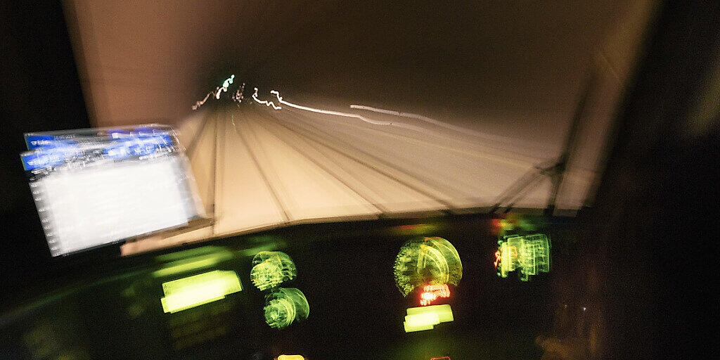 Im Lötschbergbasistunnel kann wieder gefahren werden - allerdings erst in einer Röhre. (Archivbild)