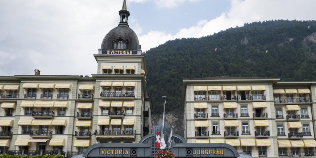 Im Sommer vollständig übernommen: die Luxushotels der Victoria-Jungfrau-Collection, hier das Hotel in Interlaken.