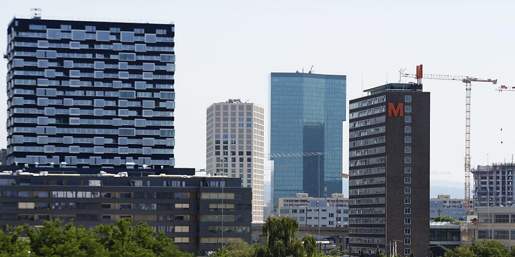 Die Gefahr einer Immobilienblase am Schweizer Immobilienmarkt hat gemäss einem Immobilienbericht von Comparis und der ETH Zürich abgenommen. (Archivbild)