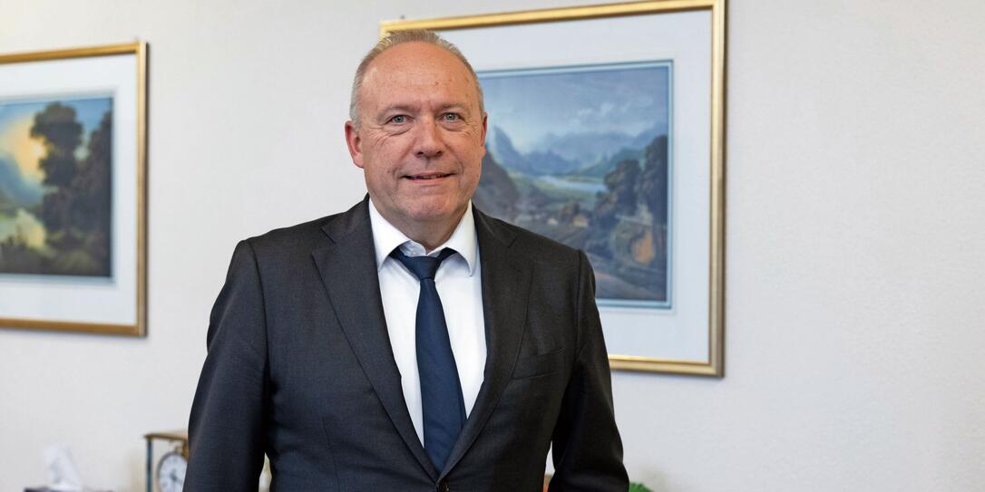 Der Chef mit ALEXANDER B. JEEVES Der Chef mit ALEXANDER B. JEEVES