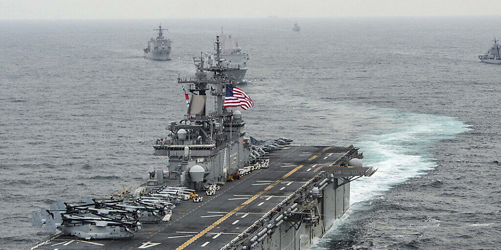 Die Mannschaft des amerikanischen Marineschiffs USS-Boxer soll nach US-Angaben eine iranische Drohne zerstört haben - Teheran bestreitet dies. (Archivbild)