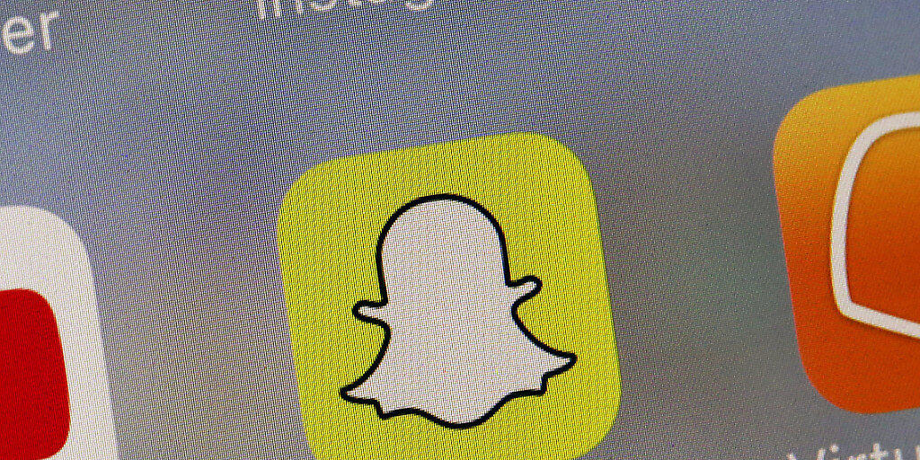 Nach zwei Quartalen mit sinkenden Nutzerzahlen hat die Foto-App Snapchat ihren Abwärtstrend vorerst gestoppt. (Archivbild)