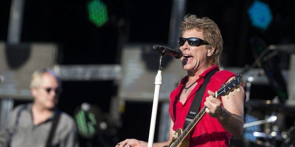 Bon Jovi - hier 2013 im Stade de Suisse in Bern - kommen in die Rock and Roll Hall of Fame.