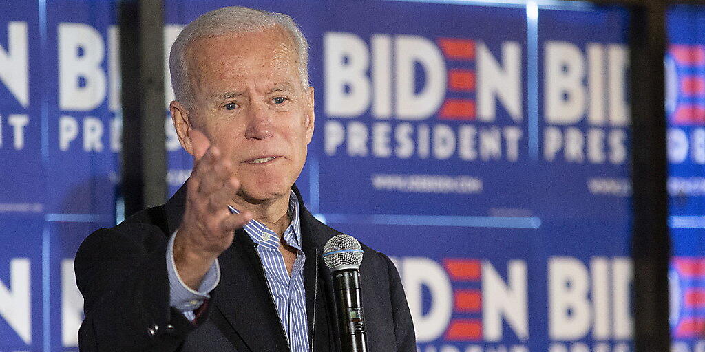 Der frühere US-Vizepräsident Joe Biden ist einer von 23 Kandidaten, die sich um die Präsidentschaftskandidatur der Demokraten bewerben. Er trete an, weil er das Land einen wolle, sagte er. (Archivbild)