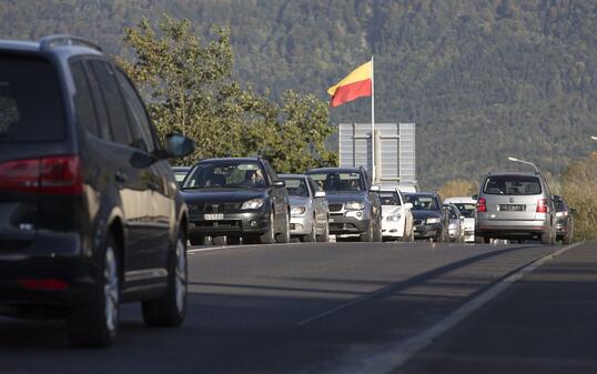 Stau auf der Rheinbrücke: Wer hat ein grünes Gewissen?