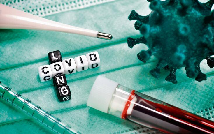 abgeschlagenheit, ansteckung, beeintr&auml;chtigungen, blut-test, blutampulle, blutentnahmer&ouml;hrchen, blutprobe, bluttest, buchstabenw&uuml;rfel, corona, corona-epidemie, corona-infektion, corona-pandemie, corona-patient, corona-patienten, corona-virus, coronaviru