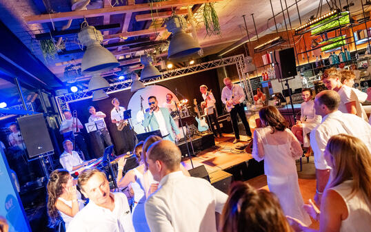 White Charity Party – Esswerk Eschen