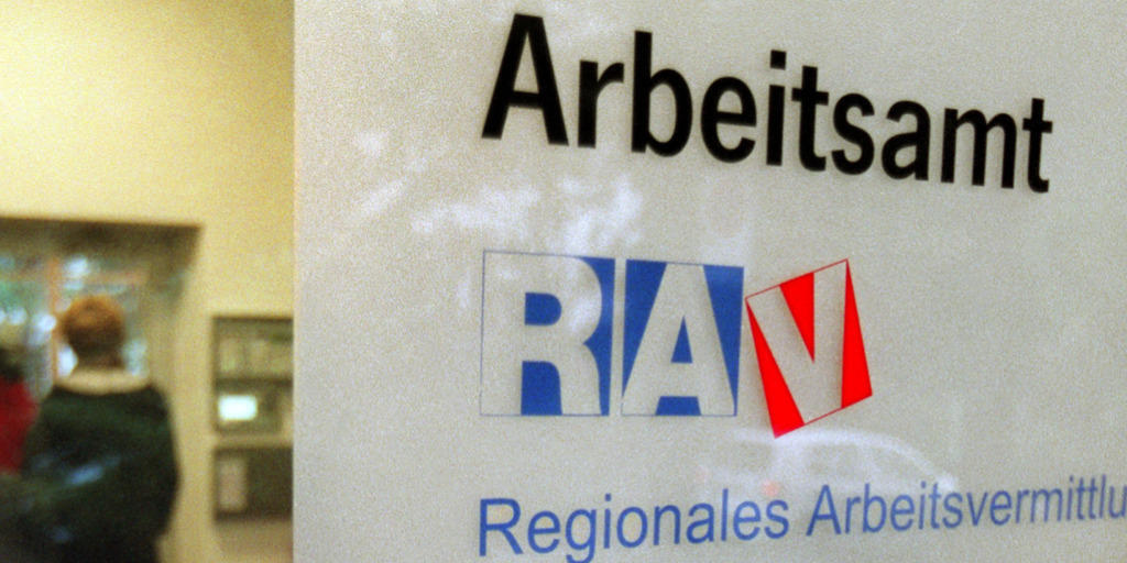 Zum Ende des Sommers schrieben sich im August 1652 mehr Personen bei den Regionalen Arbeitsvermittlungszentren (RAV) ein als noch im Juli. (Symbolbild)