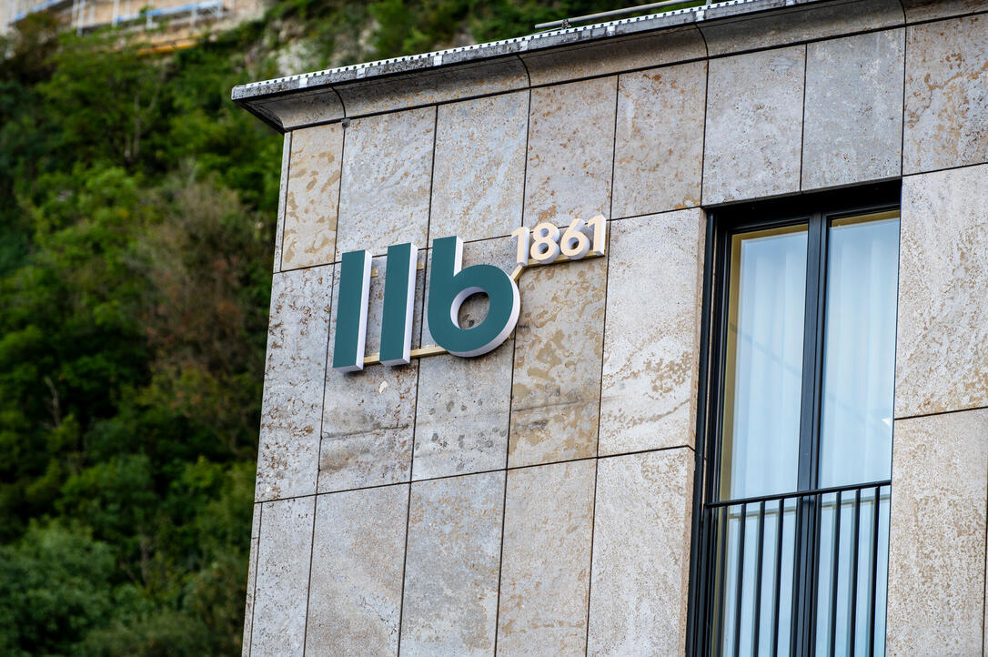 LLB wechselt ihr Logo am Hauptsitz, Vaduz