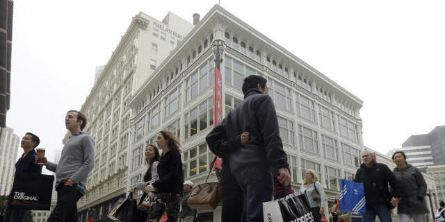 Konsumenten mit Einkaufstaschen in San Francisco