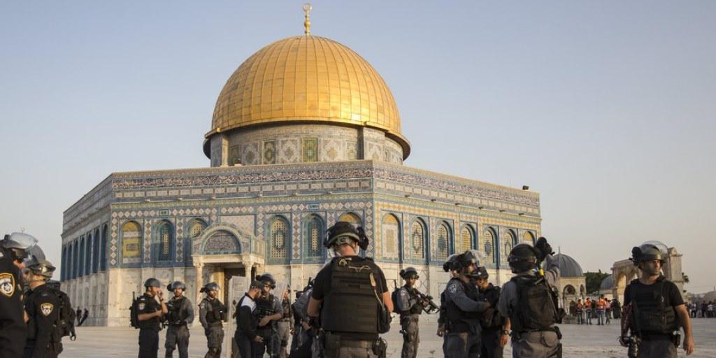 Israelische Sicherheitskräfte vor dem Felsendom auf dem Tempelberg in Jerusalem. Israelische Sicherheitskräfte vor dem Felsendom auf dem Tempelberg in Jerusalem.