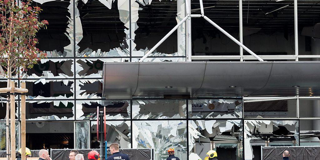 Der Flughafen in Brüssel bleibt mindestens bis Montagabend geschlossen. Die Abflughalle wurde bei den Anschlägen vom Dienstag schwer beschädigt. (Archivbild)