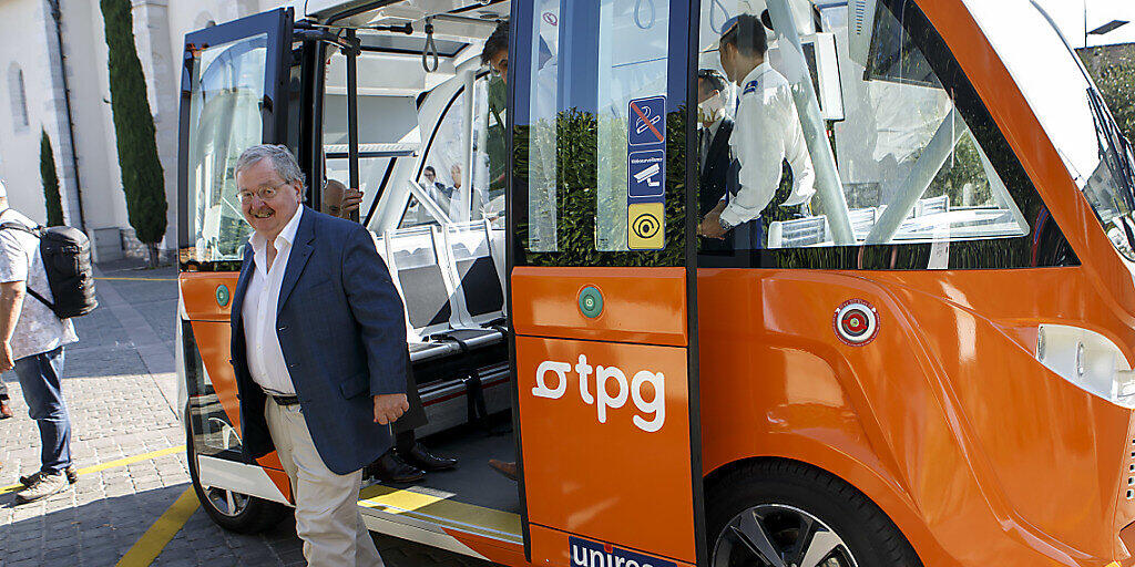 Genf führt einen autonom fahrenden Kleinbus auf Bestellung ein. (Archivbild) Genf führt einen autonom fahrenden Kleinbus auf Bestellung ein. (Archivbild)