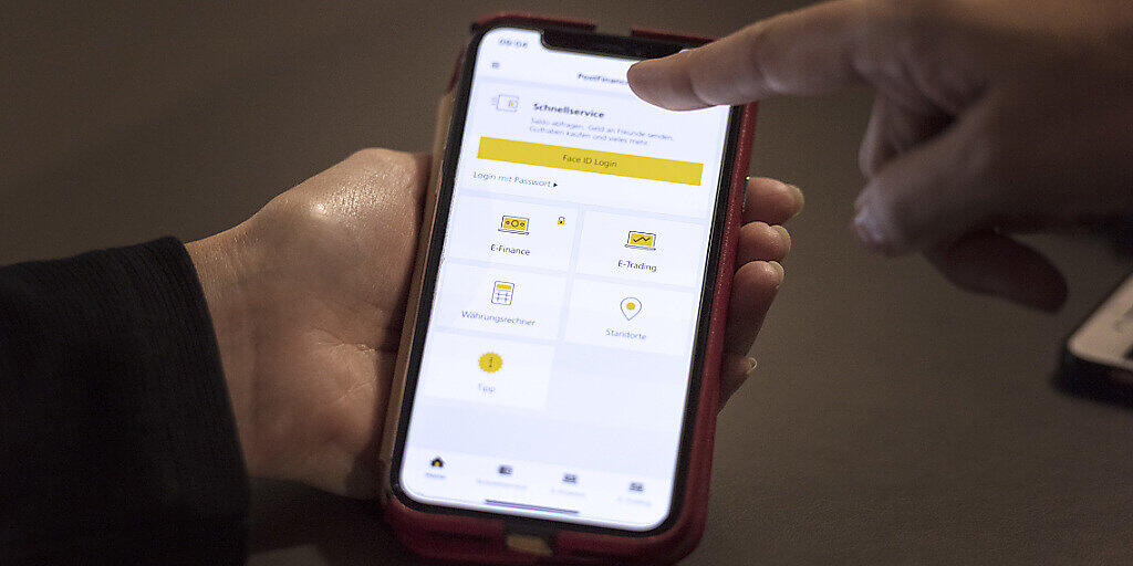 Die Online-Bank Swissquote weitet die Partnerschaft mit Postfinance aus. Gemeinsam soll eine Banking-App lanciert werden. (Symbolbild)