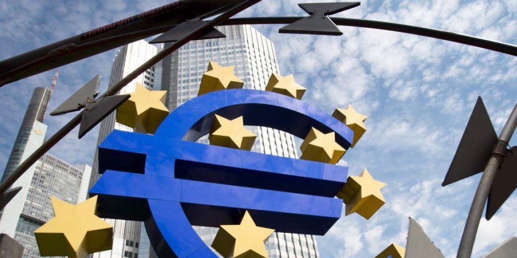 Die Europäische Zentralbank belässt den Leitzins, zu dem sich Geschäftsbanken frisches Zentralbankgeld besorgen können, auf dem Rekordtief von null Prozent.