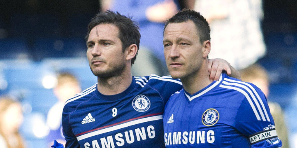 Frank Lampard (links) trifft als Trainer von Derby County auf seinen alten Chelsea-Weggefährten John Terry, der als Assistent bei Aston Villa tätig ist