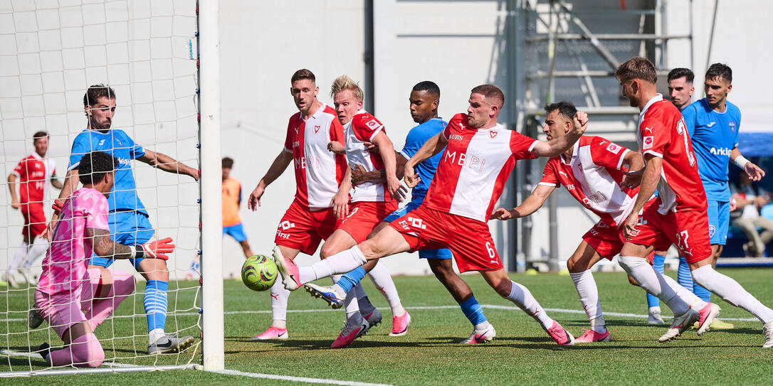 Denis Simani erzielt das 2:0.