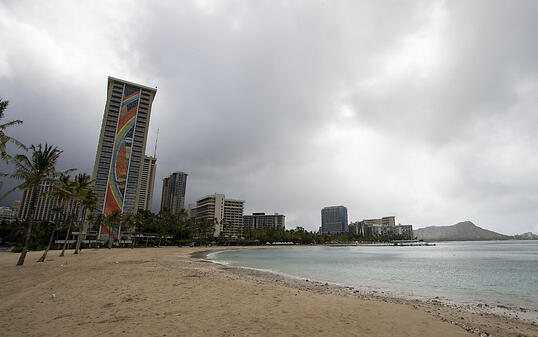Leere Strände: Hawaii bereitet sich am Sonntag auf die Ankunft des Hurrikans "Douglas" vor.