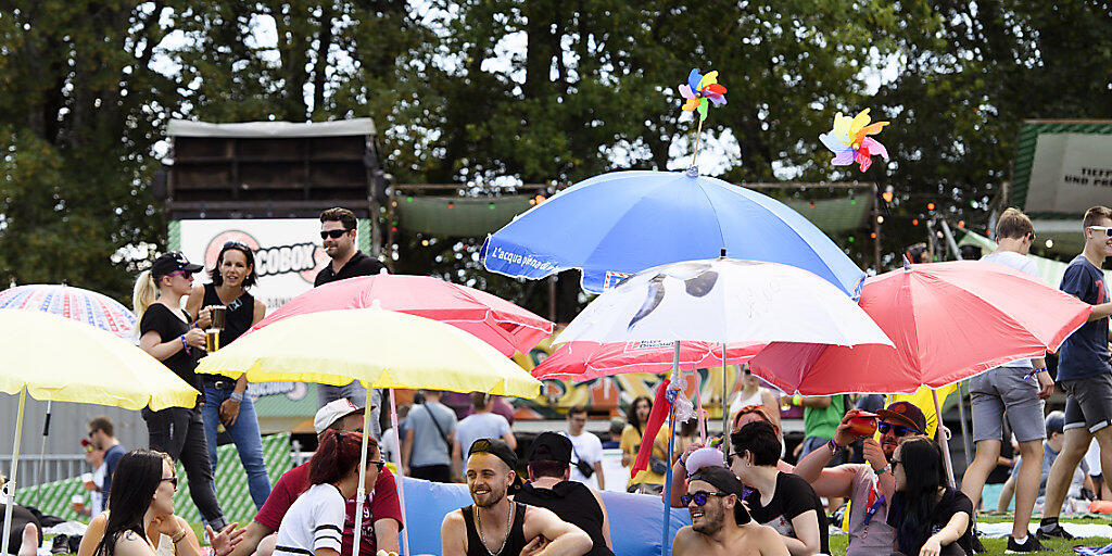 Sonniger Start: Die 35. Ausgabe des  Gurtenfestivals findet bei besten Wetterbedingungen statt. Zudem ist das Festivalgelände um fast das Doppelte vergrössert worden.