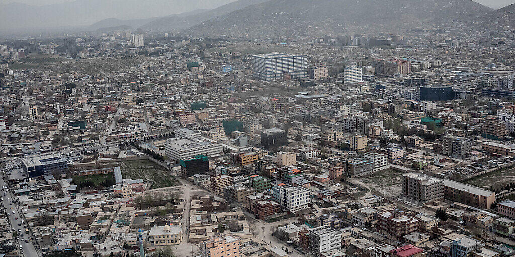 ARCHIV - Stadtansicht von Kabul (Afghanistan) aus dem Hubschrauber aufgenommen. Foto: Michael Kappeler/dpa