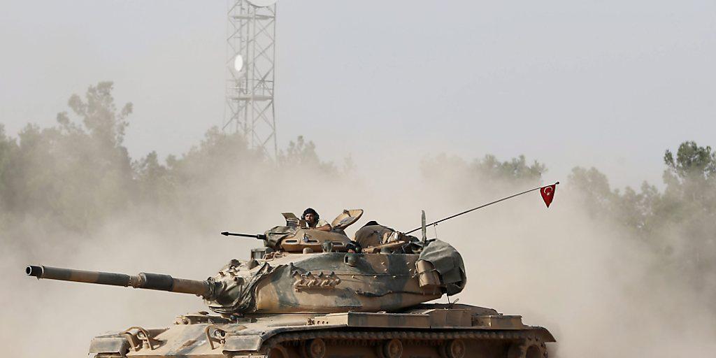Ein türkischer Panzer nahe der türkisch-syrischen Grenze.