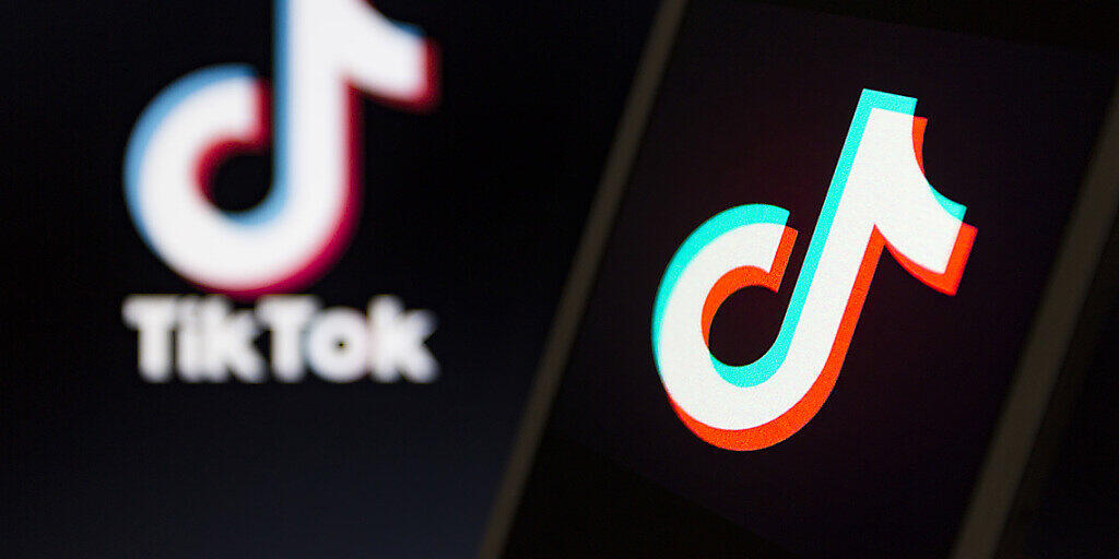 ARCHIV - Das Logo von Tiktok auf dem Display eines Smartphones. Foto: Andre M. Chang/ZUMA Wire/dpa