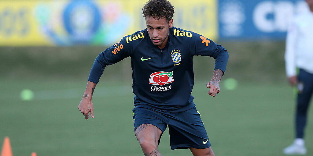 Ein Bild, das die brasilianischen Fans erfreut: Neymar nach seiner Fussverletzung wieder am Ball
