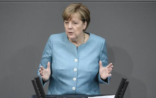 Die deutsche Kanzlerin Angela Merkel warnt vor "Isolationismus und Protektionismus" und stellt sich hinter das Klimaabkommen.