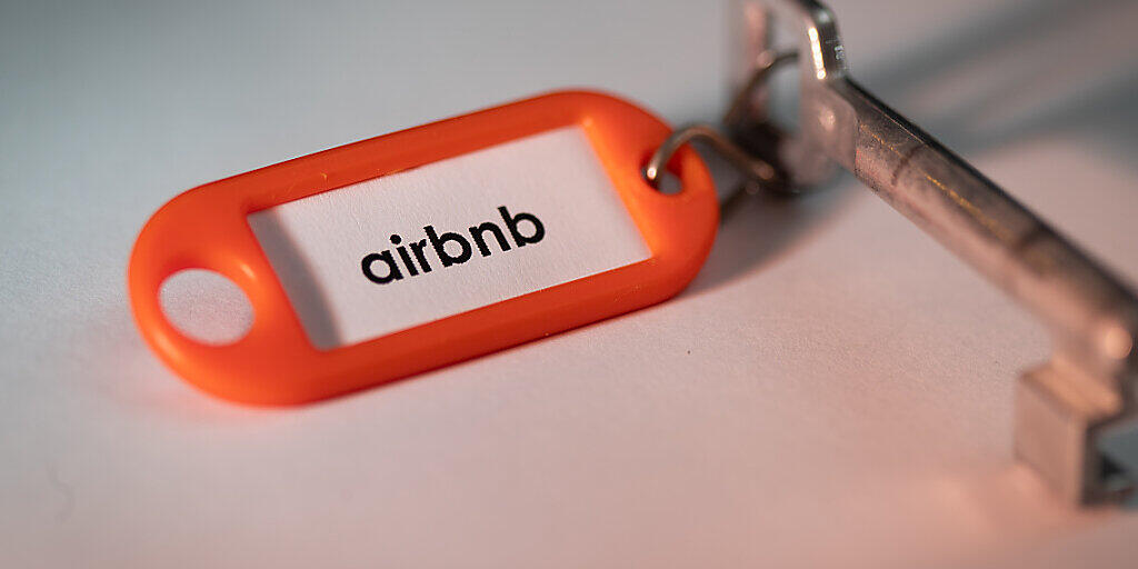 Airbnb nimmt mit Börsengang mehr ein als erwartet. (Archiv)