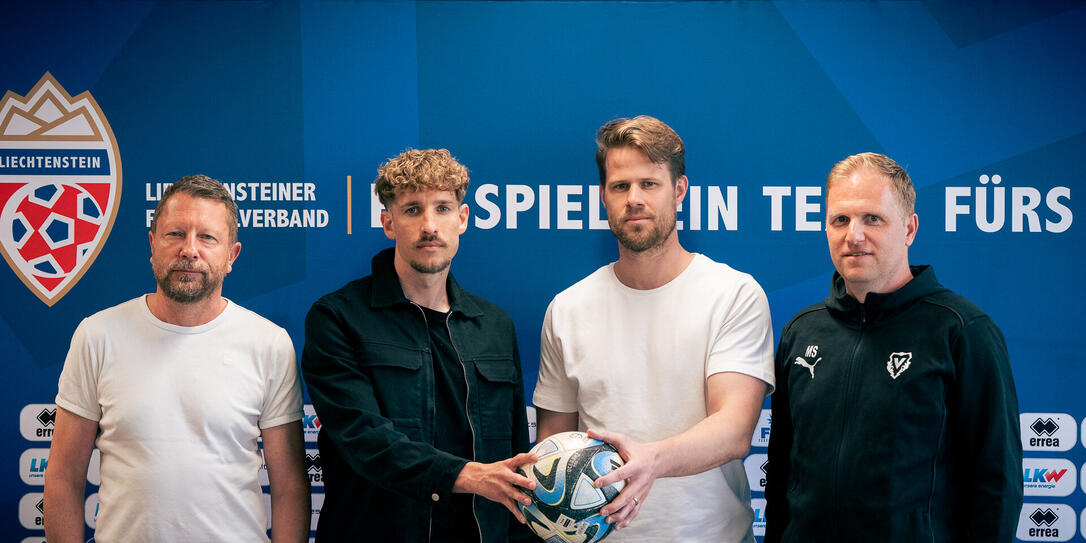 USV-Trainer Patrick Winkler. USV-Captain Bendeg&uacute;z Gy&ouml;rky, FCV-Captain Benjamin B&uuml;chel und FCV-Trainer Marc Schneider (v.l.) sprachen an der Medienkonferenz auch &uuml;ber erlebte Highlights im Cup in ihrer Karriere.