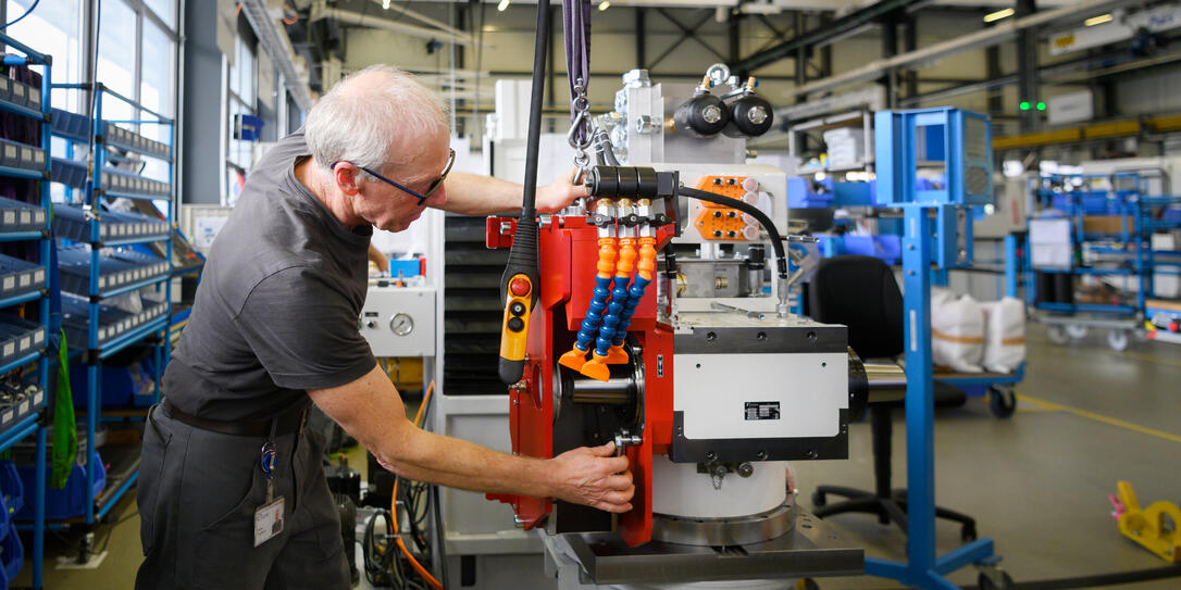 FRITZ STUDER AG, STUDER, UNITED GRINDING GROUP, UGG, MASCHINENHERSTELLER, MASCHINENPRODUZENT, MASCHINENBAUFRIMA, MASCHINENBAUKONZERN, RUNDUMSCHLEIFMASCHINEN, SCHLEIFMACSHINEN, SERIENFERTIGUNG, FLIESSFERTIGUNG, KONTINUIERLICHE FLIESSFERTIGUNG, EFFIZIENZSTEI