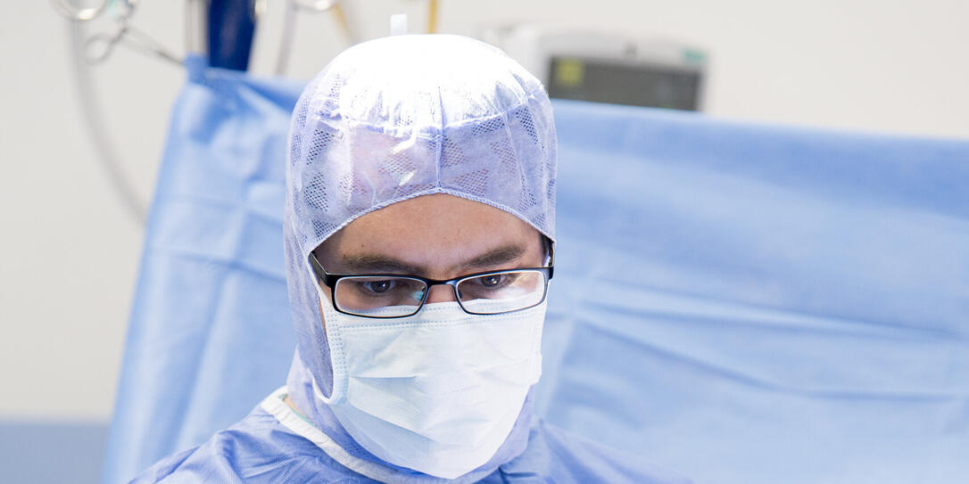 Nabil Kalak, Standortleiter der Adipositaschirurgie in Grabs, führte bereist 2017 Sprechstunden in diesem Bereich ein. Nun bietet er das ganze Spektrum der Untersuchung und Behandlung in Grabs an. (Foto: pd) Nabil Kalak, Standortleiter der Adipositaschirurgie in Grabs, führte bereist 2017 Sprechstunden in diesem Bereich ein. Nun bietet er das ganze Spektrum der Untersuchung und Behandlung in Grabs an. (Foto: pd)