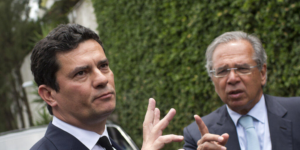 Der Korruptionsermittler Sérgio Moro (l.)wird Justizminister in Brasilien.