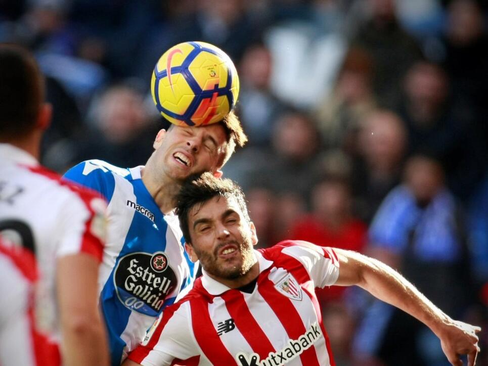Fabian Schär muss mit La Coruña derzeit viel einstecken