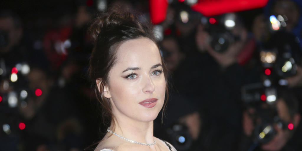 Dakota Johnson lockte am Wochenende vom 16. bis 19. Februar 2017 am meisten Leute in die Schweizer Kinos. Sie spielt die Hauptrolle im Softpornostreifen "Fifty Shades Darker". (Archiv) Dakota Johnson lockte am Wochenende vom 16. bis 19. Februar 2017 am meisten Leute in die Schweizer Kinos. Sie spielt die Hauptrolle im Softpornostreifen "Fifty Shades Darker". (Archiv)
