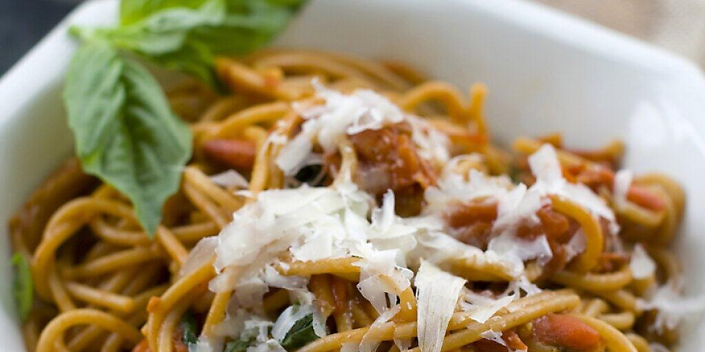 Die Pasta-Kette Vapiano muss den überraschenden Rücktritt ihres Chefs verkraften: ein Teller Spaghetti (Symbolbild).