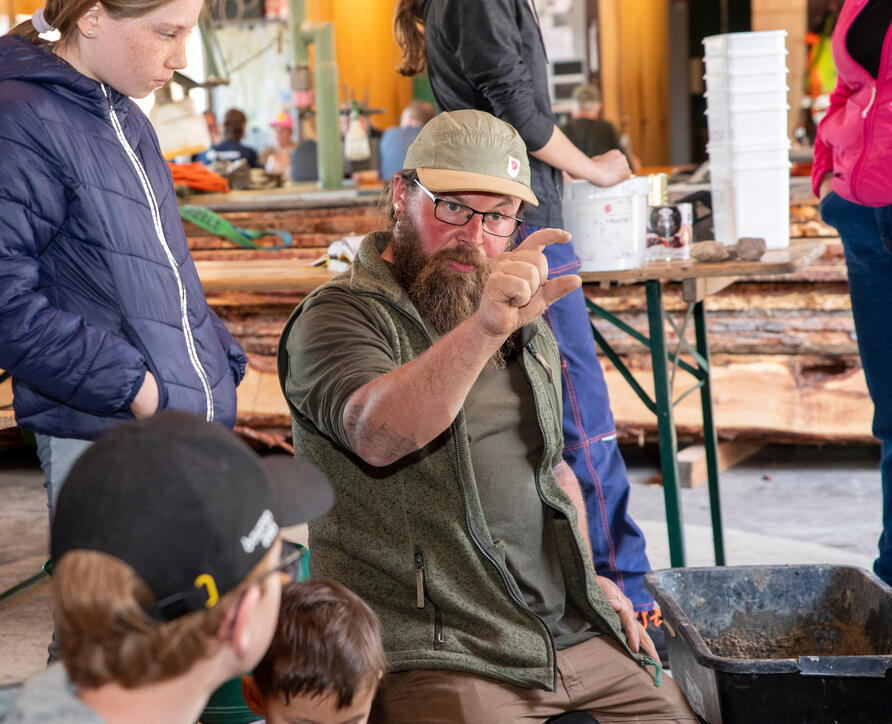 Umweltputzete und Basteln von Nisthilfen in Triesenberg (18.04.2026)
