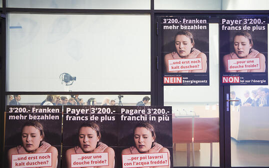 Die Nein-Kampagne scheint zu fruchten. Der Ausgang der Abstimmung über das neue Energiegesetz ist noch ungewiss. (Archivbild)