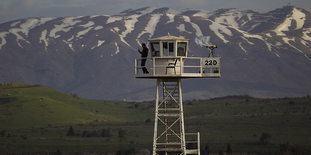 Uno-Friedenssoldat auf einem Wachturm zwischen Syrien und den von Israel kontrollierten Golan-Höhen. (Archivbild)