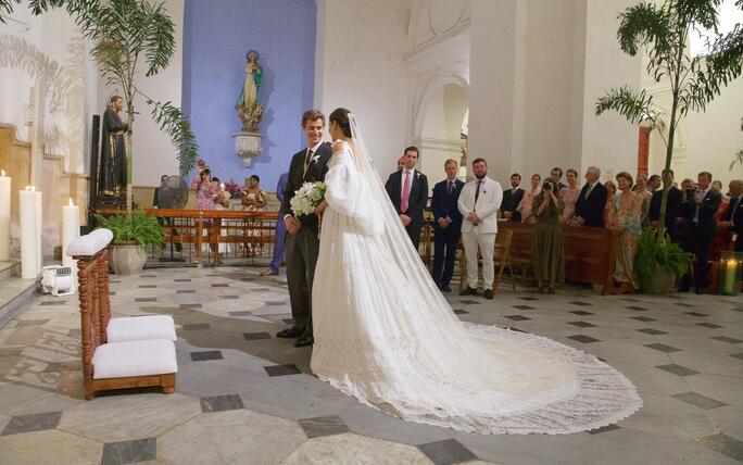 Religious Wedding at San Pedrp Clover ancient Church in Cartagena of Cloclo Echavarria with HSH Prince Josef of Lichtenstein.