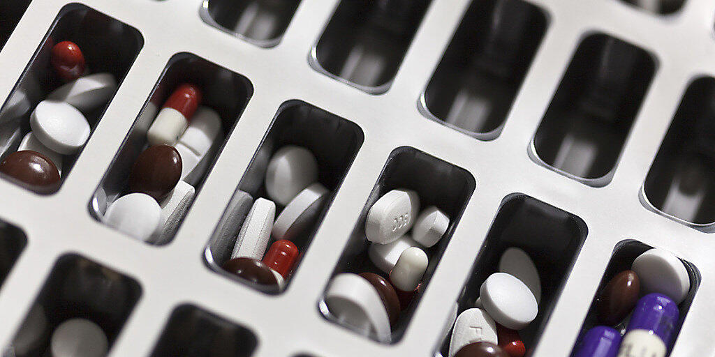 Herzinfarkt-Patienten fällt es offenbar besonders schwer, sich an ihr Medikamenten-Regime zu halten, wenn sie mehrere Wirkstoffe parallel einnehmen müssen. (Symbolbild) Herzinfarkt-Patienten fällt es offenbar besonders schwer, sich an ihr Medikamenten-Regime zu halten, wenn sie mehrere Wirkstoffe parallel einnehmen müssen. (Symbolbild)