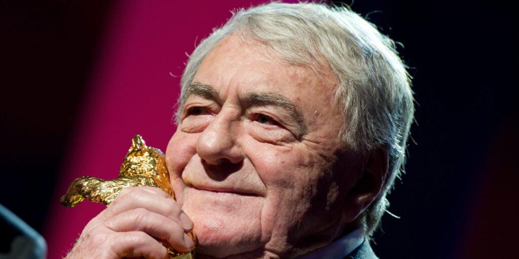 Der französische Regisseur Claude Lanzmann gelangte mit seiner Dokumentation "Shoah" 1985 zu Weltrum; im Februar 2013 wurde er für sein Lebenswerk in Berlin mit dem Goldenen Bären geehrt. Am Donnerstag ist er im Alter von 92 Jahren gestorben. (Archiv)