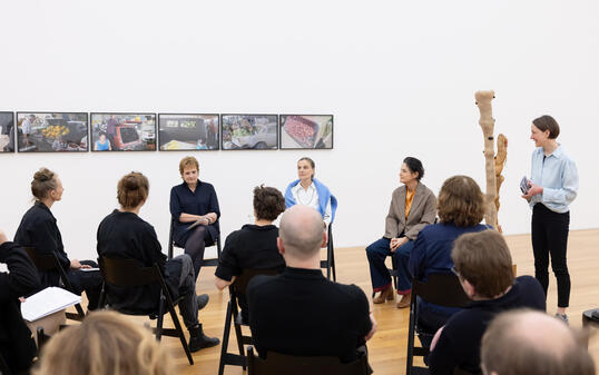 Pressekonferenz zur Ausstellung «Auf der Strasse» im Kunstmuseum Vaduz