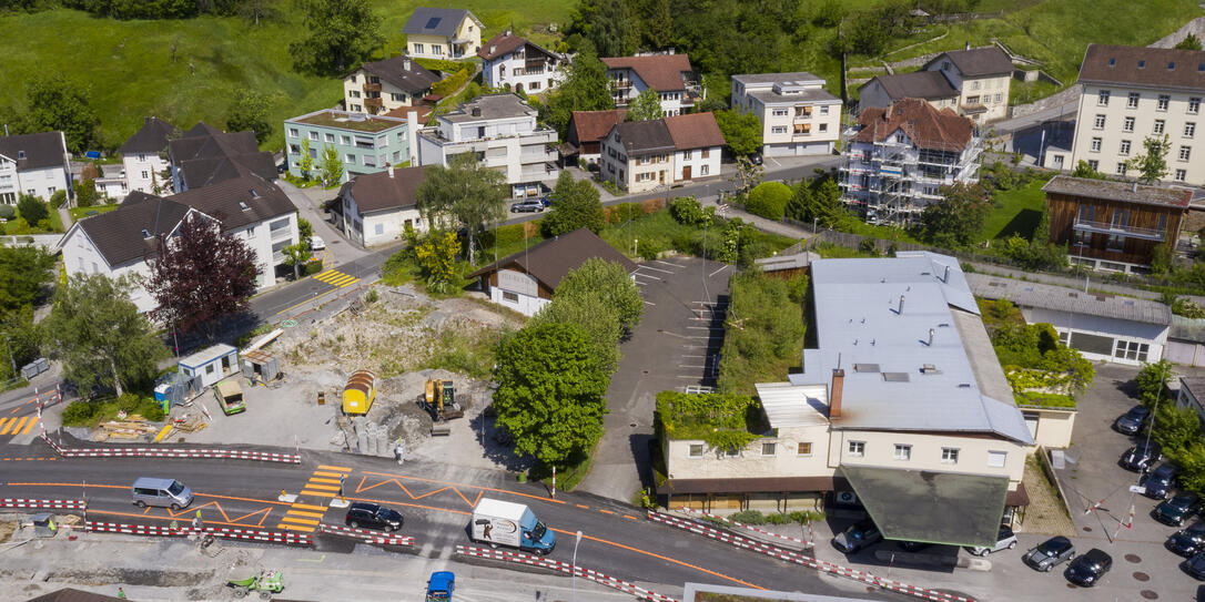 Diese Woche wurden auf dem Sonnenareal die Bauvisiere aufgestellt. Am Gestaltungsplan sind noch marginale Änderungen zu prüfen. Diese Woche wurden auf dem Sonnenareal die Bauvisiere aufgestellt. Am Gestaltungsplan sind noch marginale Änderungen zu prüfen.