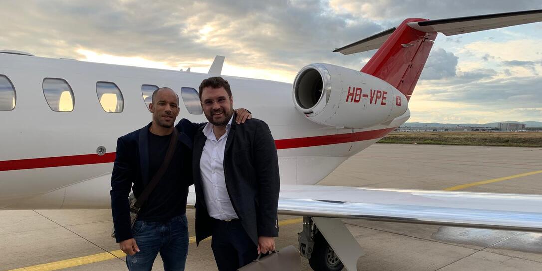 Mit Privatflügen und Luxusgütern wurde James Ellington (l.) vermittelt, dass Florian Fritsch (r.) ein seriöser Geschäftsmann ist