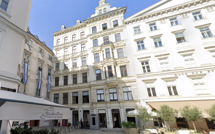 Die Liegenschaft befindet sich in der &laquo;Wipplingerstrasse 13/Judenplatz 9&raquo; im ersten Gemeindebezirk der Stadt Wien.