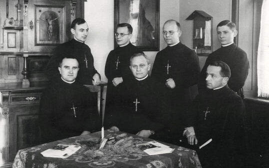 Vaduz 1937   Erste Kommunität